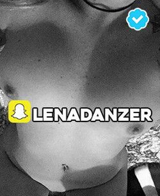 LenaDanzer zeigt auf Snapchat ihren Körper