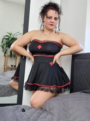 Elena, eine heiße rumänische MILF, p.