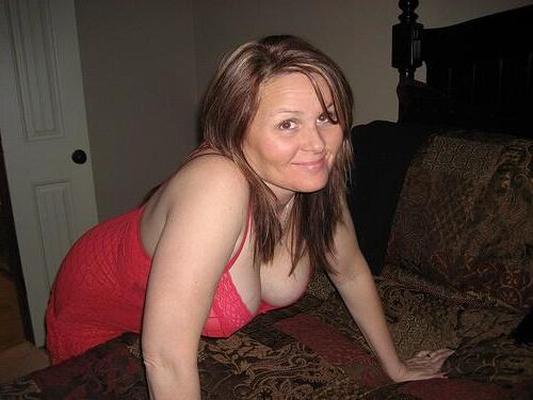 Amateur vollbusige MILF Suzy V2