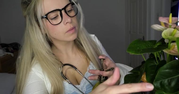 Шотландский шум ASMR. Доктор Лорен проводит осмотр