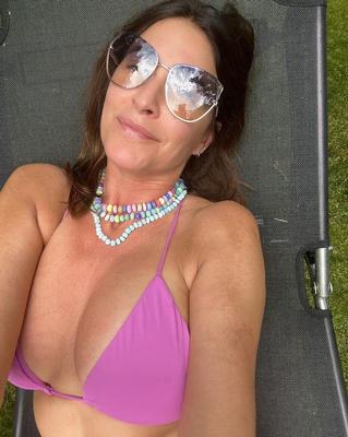 Lisa Snowdon, pute célèbre britannique aux gros seins