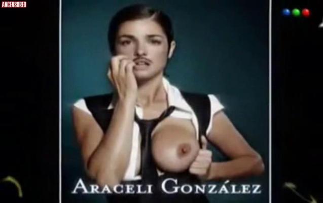 La actriz, presentadora de televisión y modelo argentina desnuda Araceli González