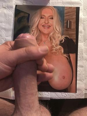 Vesna Blondine mit dicken Titten, Cum Tribute