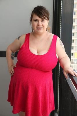 BBW Roxanne Miller – riesige Titten und manchmal schwanger