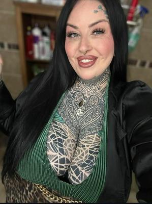 Big Titty Alt Goth Mami