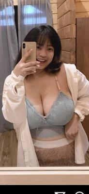 セクシーな巨乳ふしだらな女