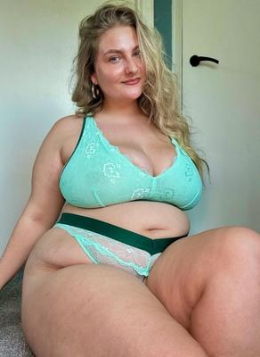 Sexy BBW Loira MILF